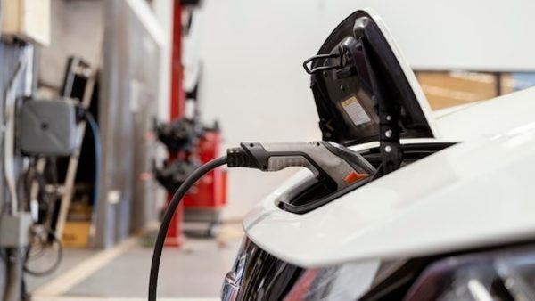 ev chargers at gas stations EV chargers at gas stations: Transitioning from Gas to Electricity
